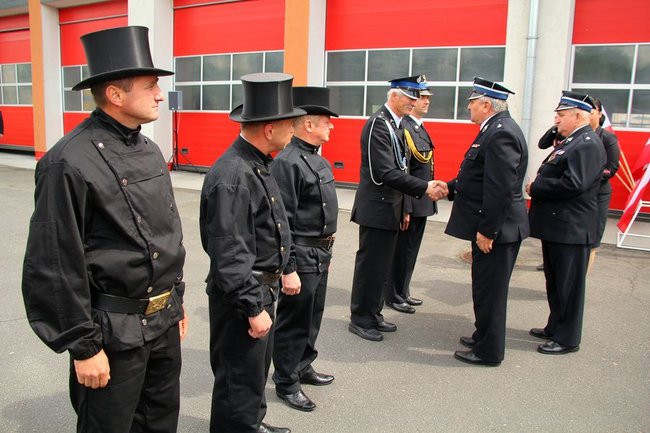 Strażacy świętują, a tu nagle alarm (zdjęcia i wideo)