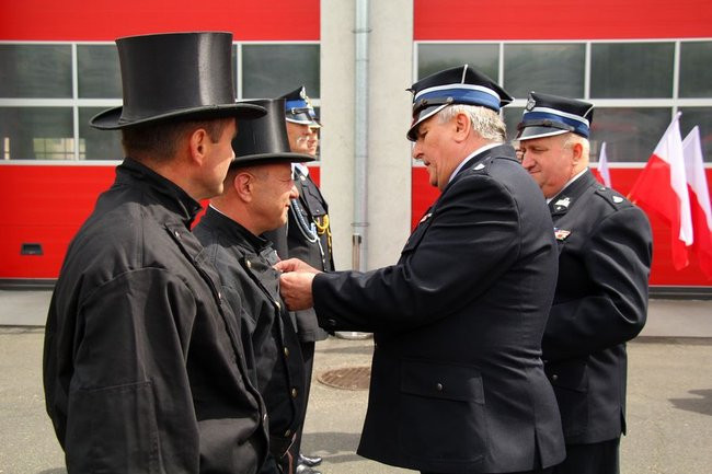 Strażacy świętują, a tu nagle alarm (zdjęcia i wideo)