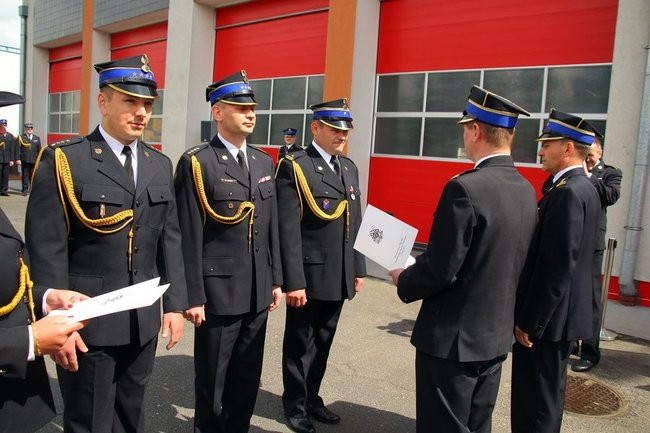 Strażacy świętują, a tu nagle alarm (zdjęcia i wideo)