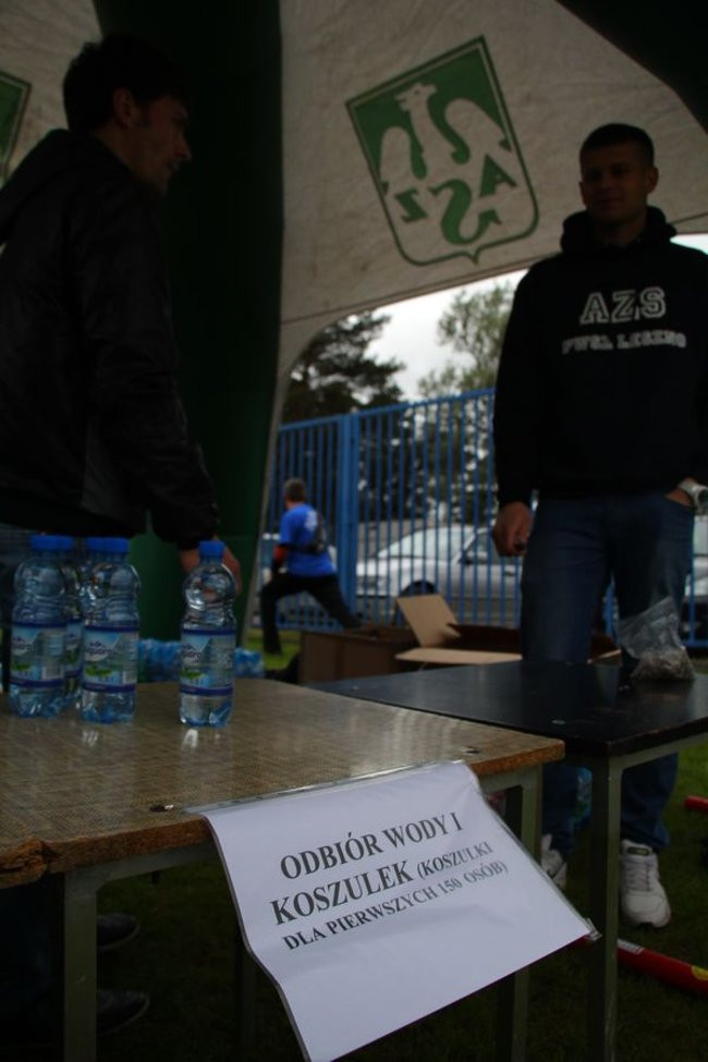 Test Coopera od rana na stadionie (zdjęcia, dźwięk i wideo)