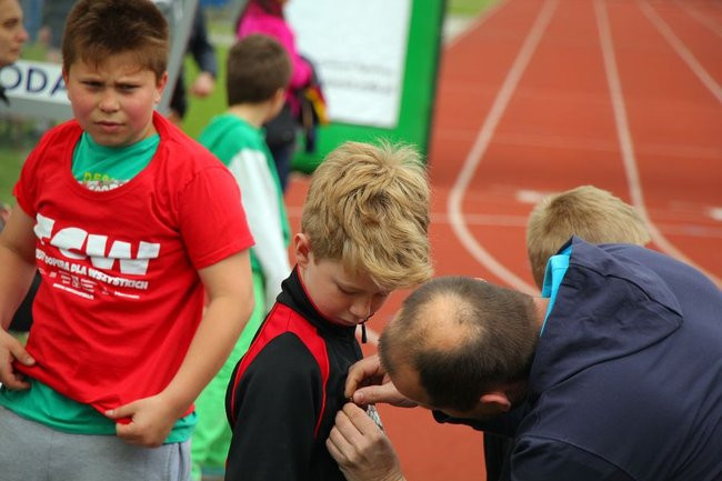 Test Coopera od rana na stadionie (zdjęcia, dźwięk i wideo)