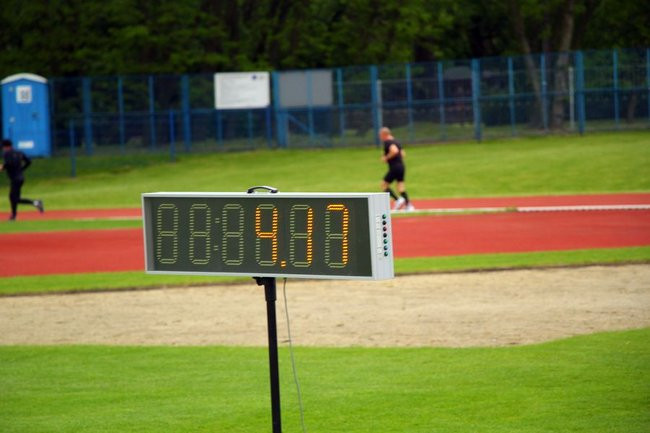 Test Coopera od rana na stadionie (zdjęcia, dźwięk i wideo)