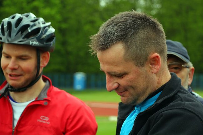 Test Coopera od rana na stadionie (zdjęcia, dźwięk i wideo)