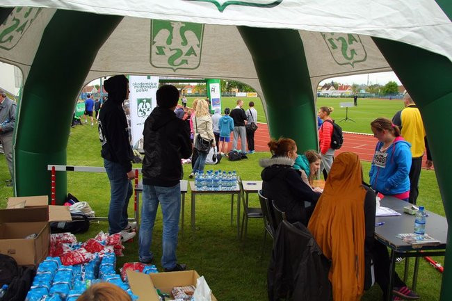 Test Coopera od rana na stadionie (zdjęcia, dźwięk i wideo)