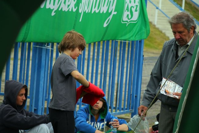 Test Coopera od rana na stadionie (zdjęcia, dźwięk i wideo)