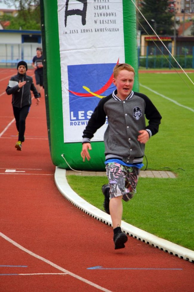 Test Coopera od rana na stadionie (zdjęcia, dźwięk i wideo)