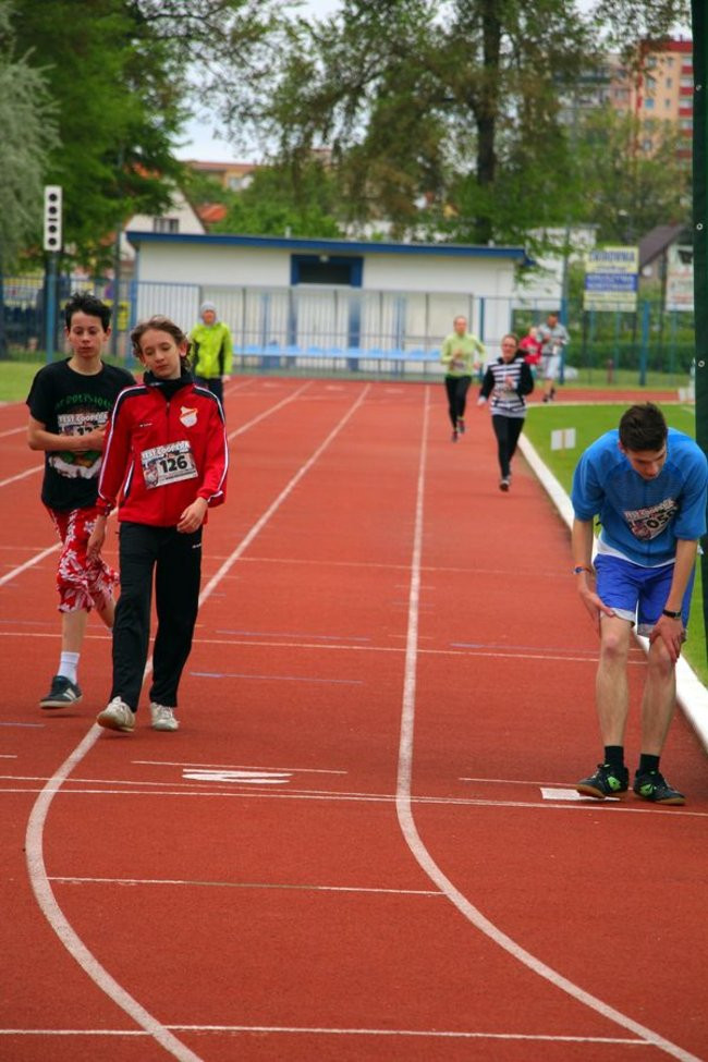 Test Coopera od rana na stadionie (zdjęcia, dźwięk i wideo)