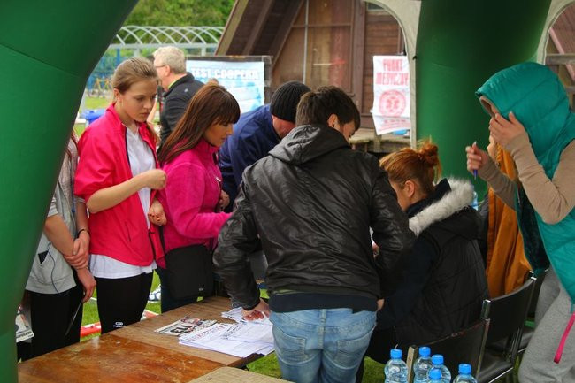 Test Coopera od rana na stadionie (zdjęcia, dźwięk i wideo)
