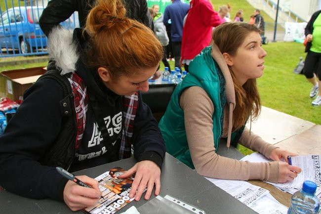 Test Coopera od rana na stadionie (zdjęcia, dźwięk i wideo)