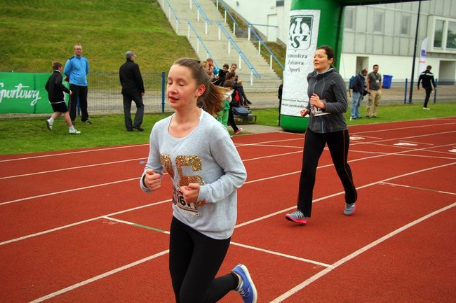 Test Coopera od rana na stadionie (zdjęcia, dźwięk i wideo)
