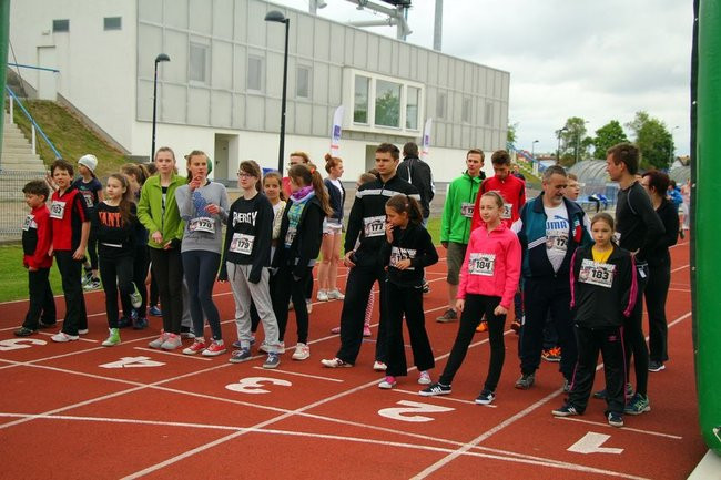 Test Coopera od rana na stadionie (zdjęcia, dźwięk i wideo)