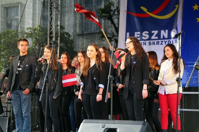 Rynek rozświetlony laserami (zdjęcia, dźwięk i wideo)