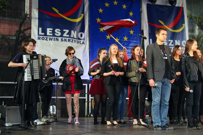 Rynek rozświetlony laserami (zdjęcia, dźwięk i wideo)