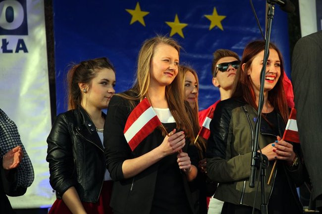 Rynek rozświetlony laserami (zdjęcia, dźwięk i wideo)