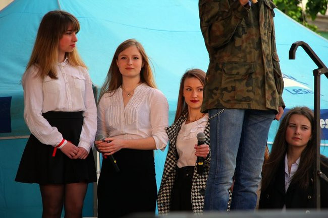 Rynek rozświetlony laserami (zdjęcia, dźwięk i wideo)