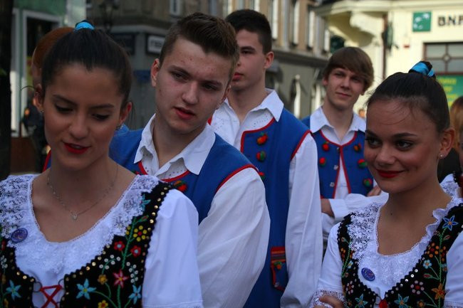 Rynek rozświetlony laserami (zdjęcia, dźwięk i wideo)