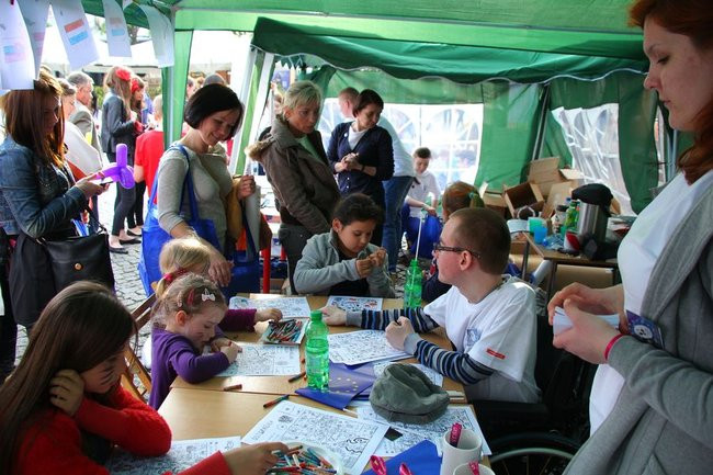Rynek rozświetlony laserami (zdjęcia, dźwięk i wideo)