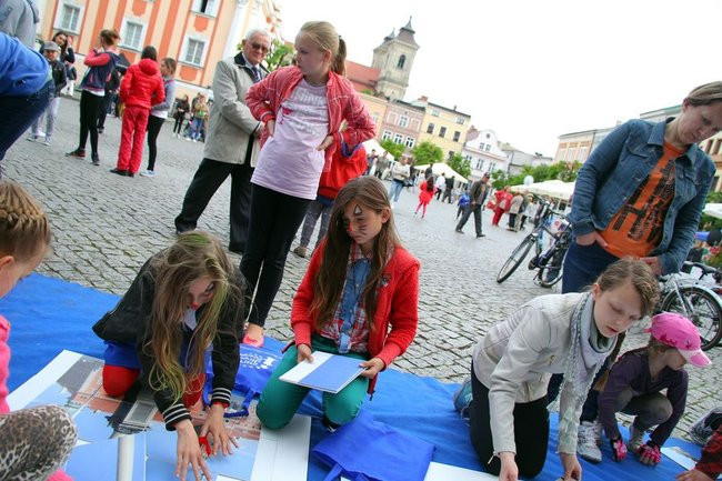 Rynek rozświetlony laserami (zdjęcia, dźwięk i wideo)