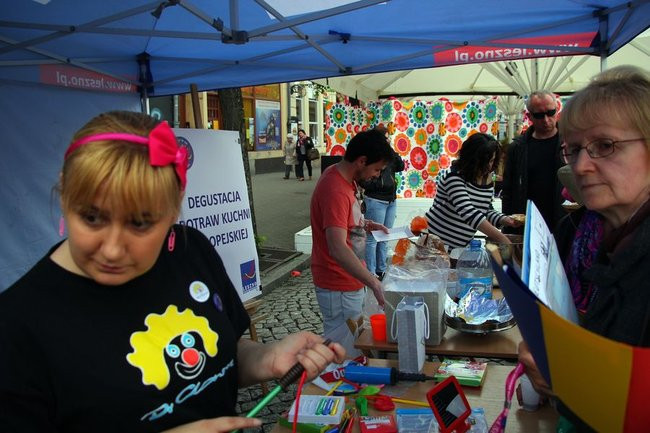 Rynek rozświetlony laserami (zdjęcia, dźwięk i wideo)