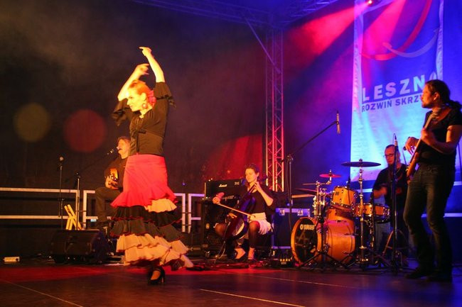 Rynek rozświetlony laserami (zdjęcia, dźwięk i wideo)