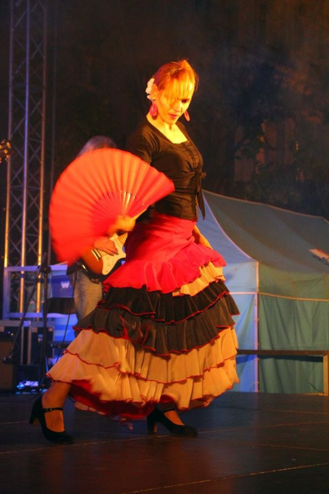 Rynek rozświetlony laserami (zdjęcia, dźwięk i wideo)