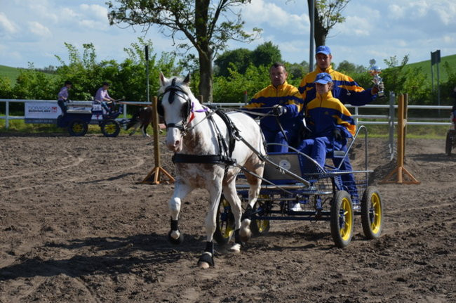 Rozdano puchary w Jeziorkach (zdjęcia)