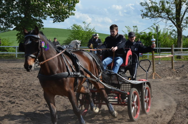 Rozdano puchary w Jeziorkach (zdjęcia)