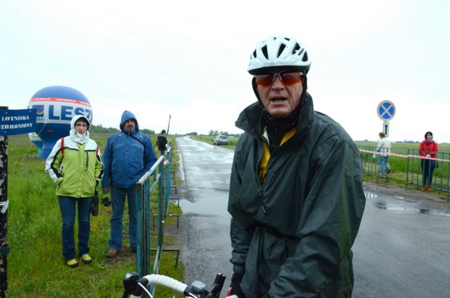 Jechali mimo deszczu (zdjęcia)