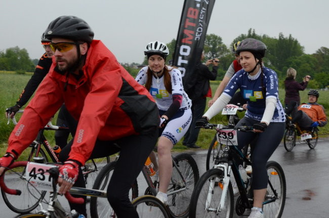 Jechali mimo deszczu (zdjęcia)