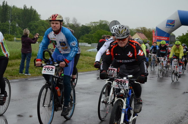 Jechali mimo deszczu (zdjęcia)