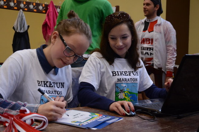 Jechali mimo deszczu (zdjęcia)