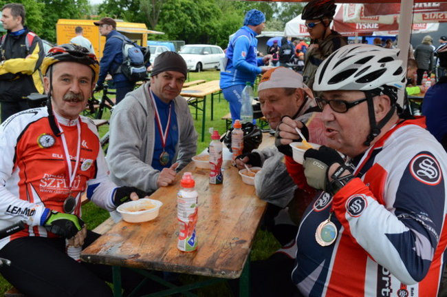 Jechali mimo deszczu (zdjęcia)