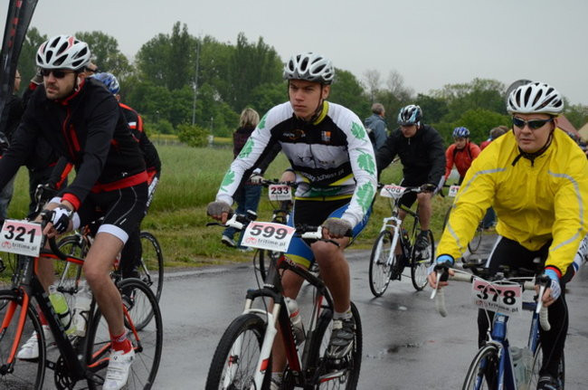 Jechali mimo deszczu (zdjęcia)