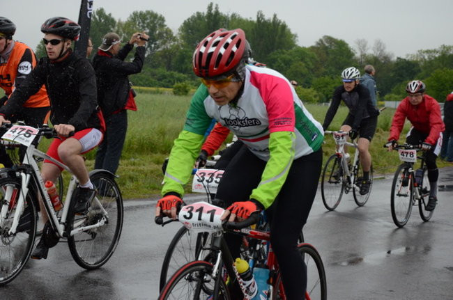 Jechali mimo deszczu (zdjęcia)