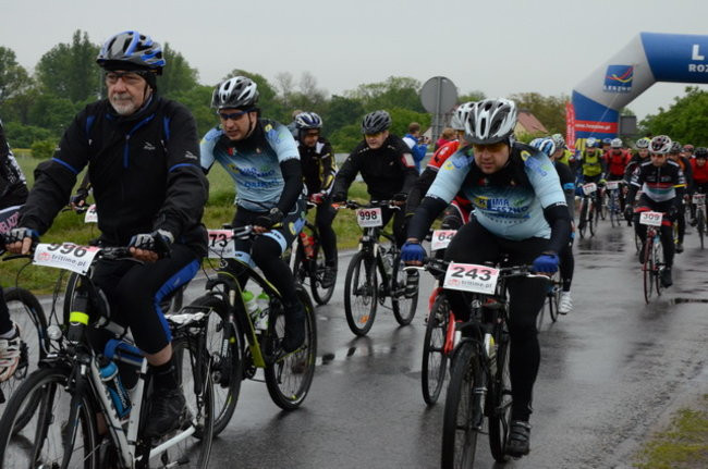 Jechali mimo deszczu (zdjęcia)