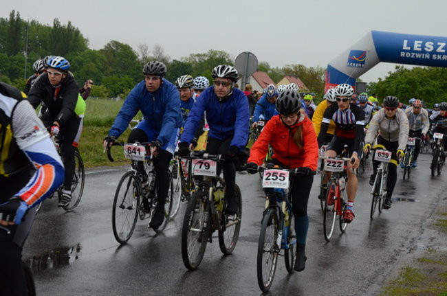 Jechali mimo deszczu (zdjęcia)