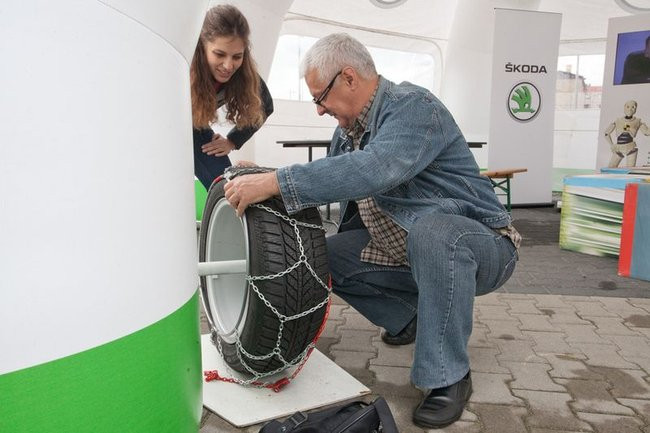 Dostali samochody z pełnym bakiem (zdjęcia)