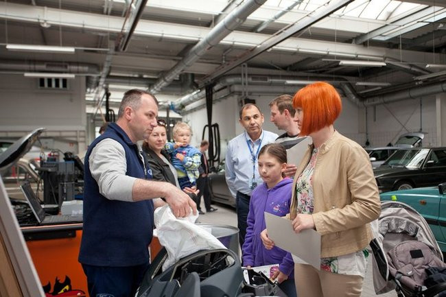 Dostali samochody z pełnym bakiem (zdjęcia)