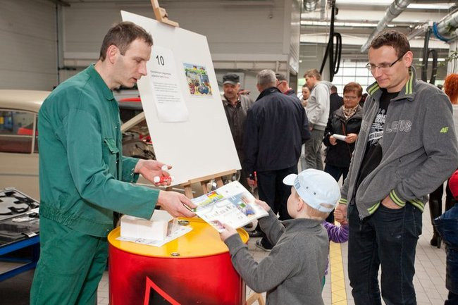 Dostali samochody z pełnym bakiem (zdjęcia)