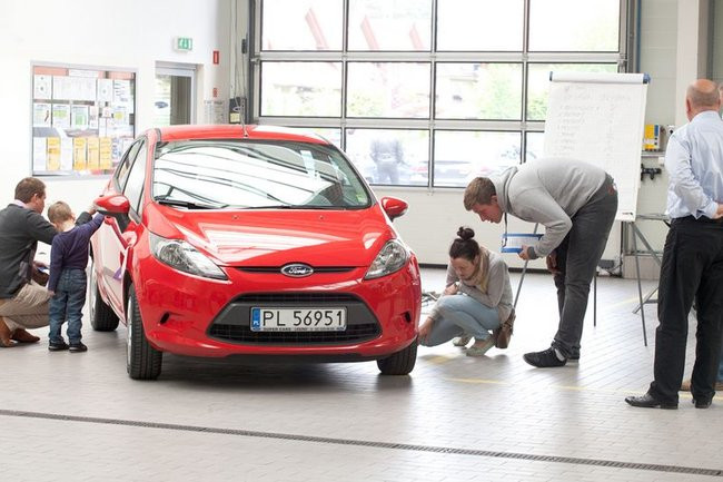 Dostali samochody z pełnym bakiem (zdjęcia)