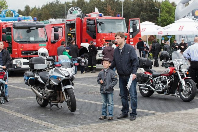 Dostali samochody z pełnym bakiem (zdjęcia)