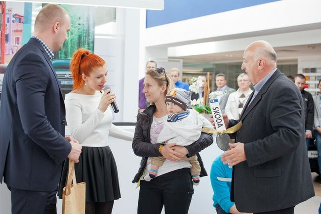 Dostali samochody z pełnym bakiem (zdjęcia)