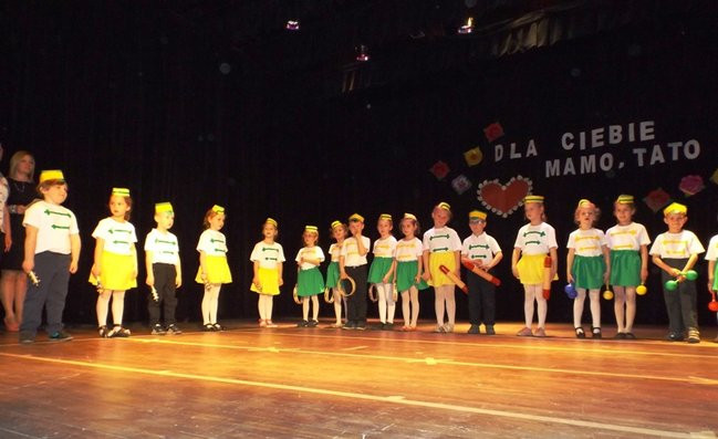 Przedszkolaki zatańczyły dla rodziców (zdjęcia)