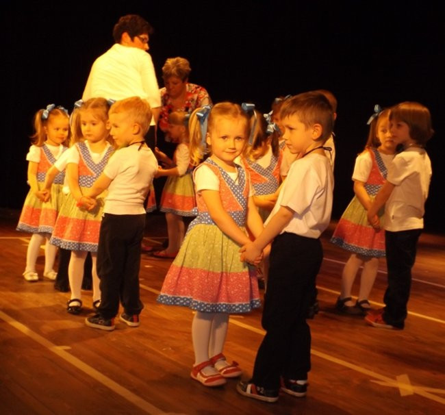 Przedszkolaki zatańczyły dla rodziców (zdjęcia)