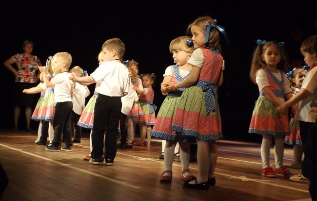 Przedszkolaki zatańczyły dla rodziców (zdjęcia)