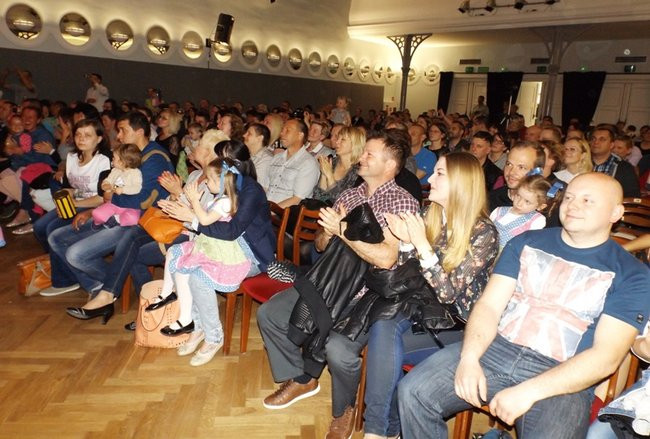 Przedszkolaki zatańczyły dla rodziców (zdjęcia)