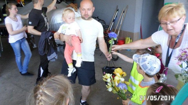 Odwiedziny u strażaków (zdjęcia)