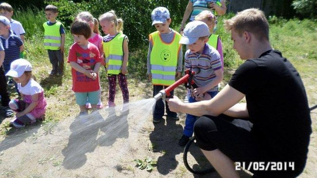 Odwiedziny u strażaków (zdjęcia)