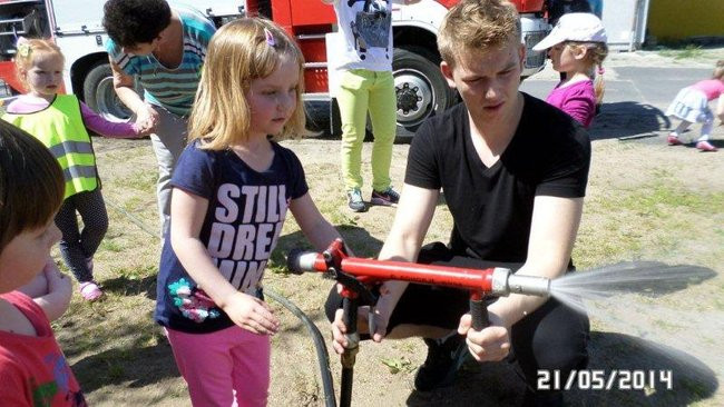 Odwiedziny u strażaków (zdjęcia)