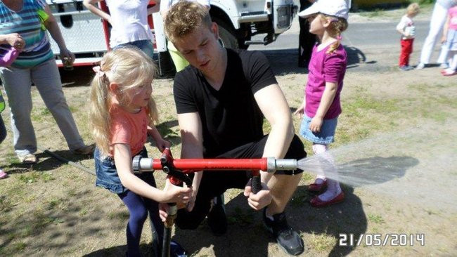 Odwiedziny u strażaków (zdjęcia)